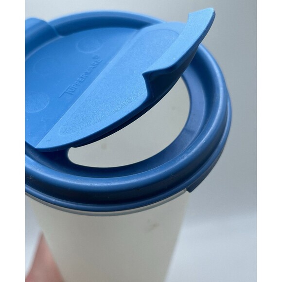 Vintage Tupperware 1661-8 Spaghetti Container w/ Shake & Pour Lid 1912-1 USA - Picture 4 of 5